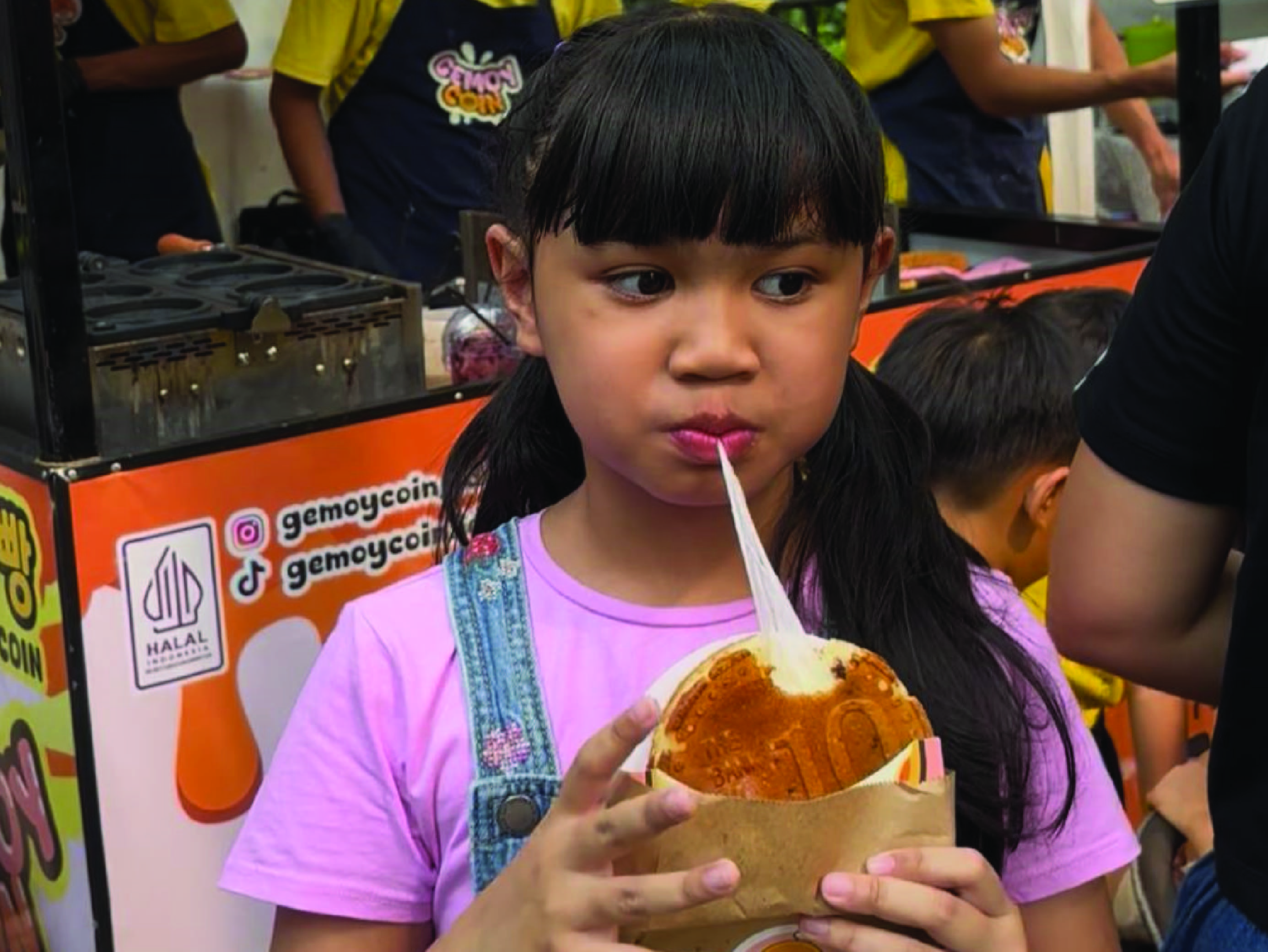 Kenali Gaya Kamu Saat Makan Gemoy Coin — Team Nikmatin Pelan atau Langsung Lahap? 😋